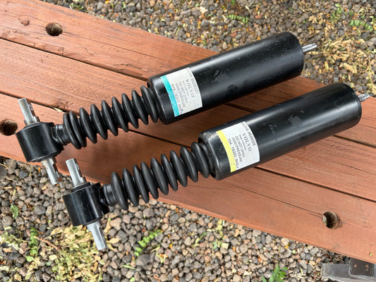 1998-2000 Volvo V70 XC70 Rear Shock Absorbers PAIR Sachs Nivomat 8626026/8626027