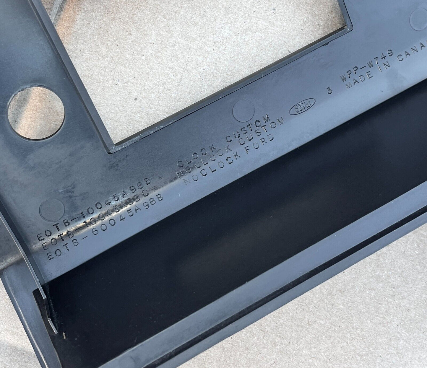 1980-1986 Ford F-Series OE Dash Radio Climate Control Trim Bezel SHAFT RADIO Custom