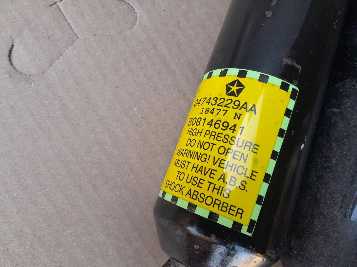 01-07 Town Country Caravan FWD SACHS Self-Leveling Rear Shocks 04743229AA (PAIR)