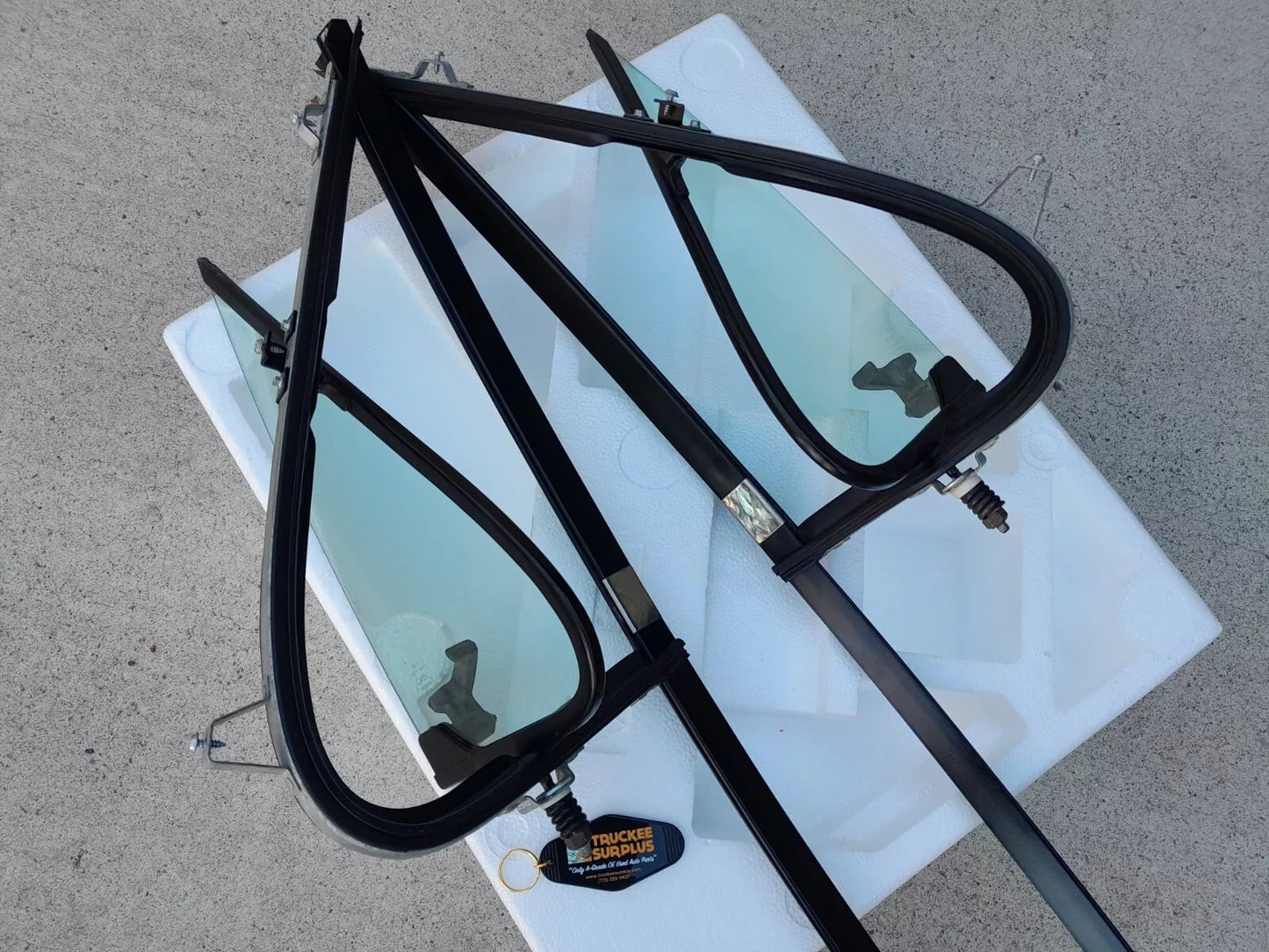 1975-1991 Ford E-SERIES Econoline Van OE Vent Wing Window Glass (PAIR)
