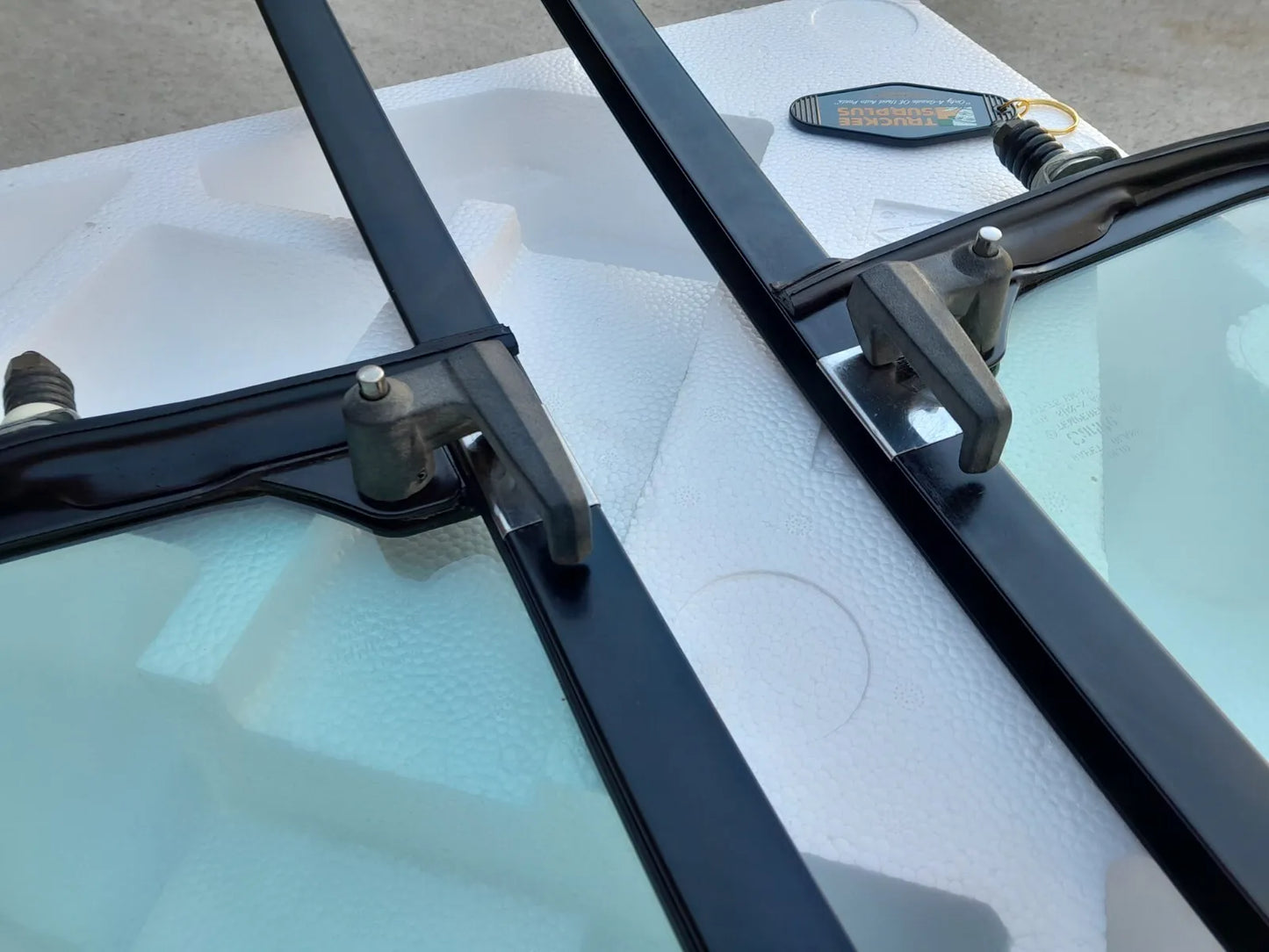 1975-1991 Ford E-SERIES Econoline Van OE Vent Wing Window Glass (PAIR)