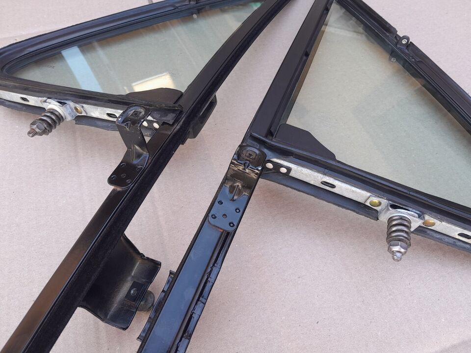 1980-1986 Ford F-SERIES Truck Bronco BULLNOSE Vent Wing Window Assemblies (PAIR)