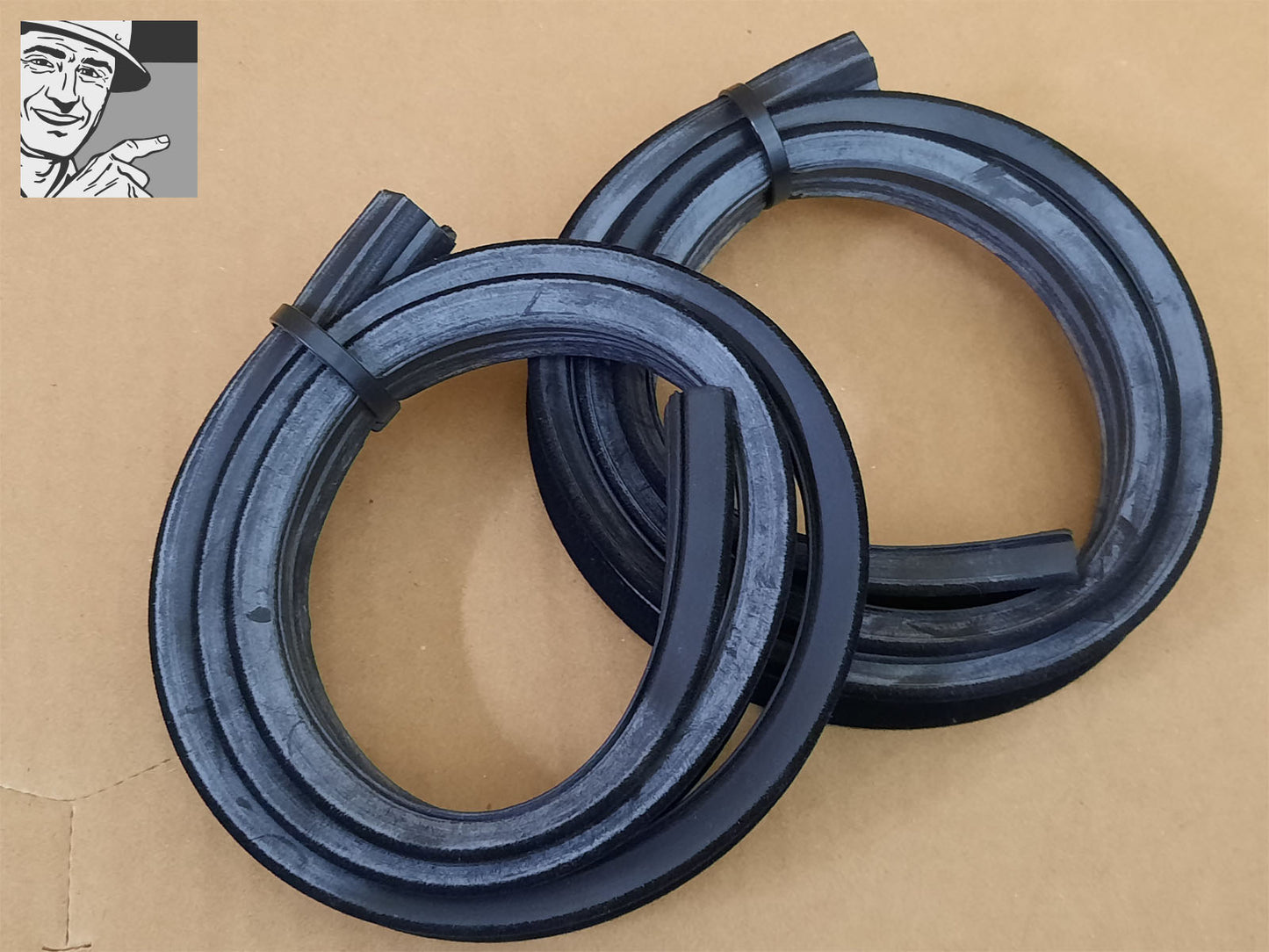 High-Quality Driver and Passenger Side Vent Window Assembly for 1994 1995 1996 Chevrolet G10 G20 G30 Beauville Chevy Van Sportvan 1994 1995 1996 GMC G1500 G2500 G3500 Rally Vandura Magnavan. Part Numbers 12544674 and 12544673.