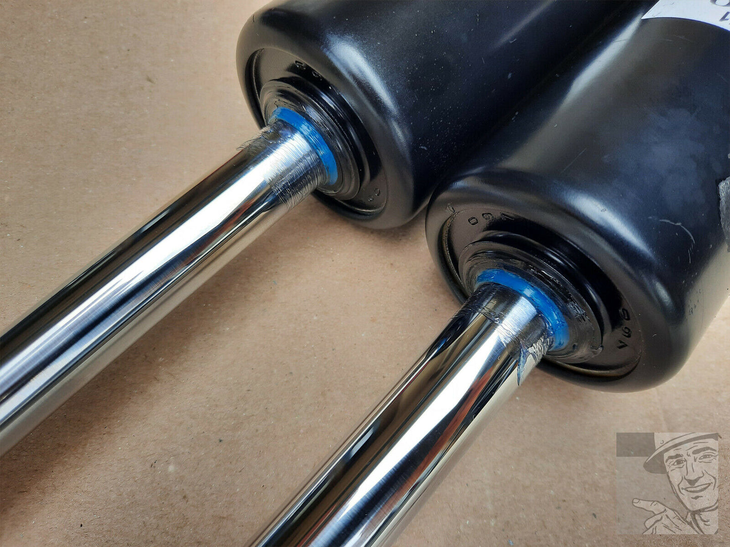 Original Equipment (OE) self-leveling rear shocks for 2003 2004 2005 2006 2007 2008 2009 2010 2011 2012 2013 Volvo XC90 with Self-Leveling Rear Suspension. SACHS 30639791. Equivalent to SACHS  30683451.