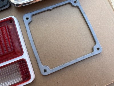 71-95 Chevrolet G10 G20 Van GMC Vandura Tail Light Kit With Trim (EARLY STYLE)