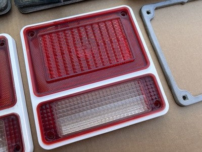 71-95 Chevrolet G10 G20 Van GMC Vandura Tail Light Kit With Trim (EARLY STYLE)