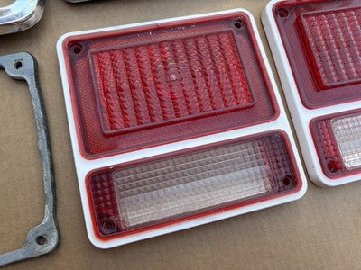 71-95 Chevrolet G10 G20 Van GMC Vandura Tail Light Kit With Trim (EARLY STYLE)