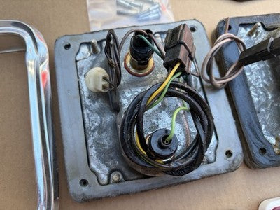 71-95 Chevrolet G10 G20 Van GMC Vandura Tail Light Kit With Trim (EARLY STYLE)