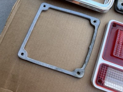 71-95 Chevrolet G10 G20 Van GMC Vandura Tail Light Kit With Trim (EARLY STYLE)