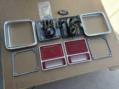 71-95 Chevrolet G10 G20 Van GMC Vandura Tail Light Kit With Trim (EARLY STYLE)