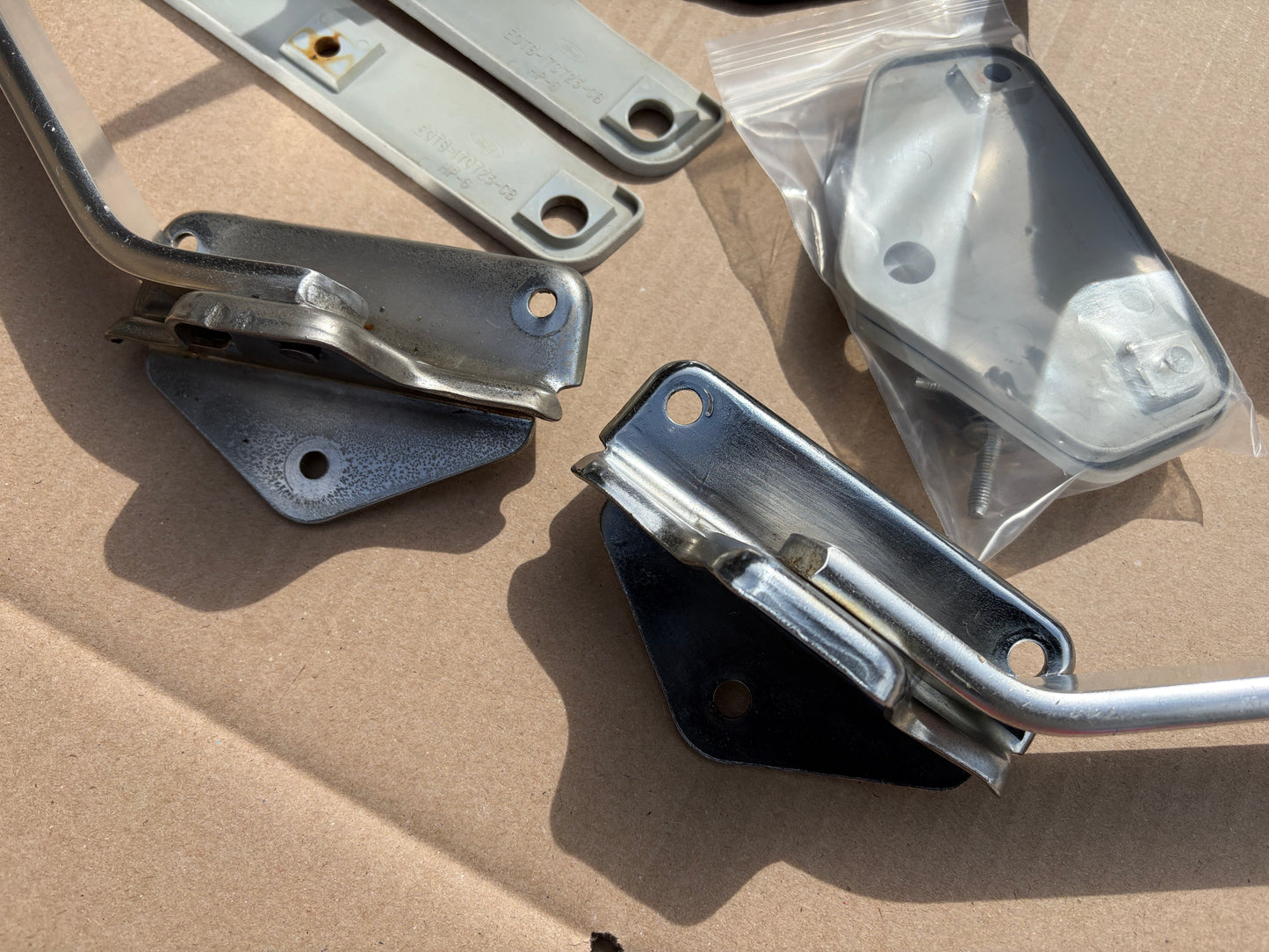 1980-1986 Ford F-SERIES BULLNOSE 6-HOLE SWING LOCK OE Side View Mirrors