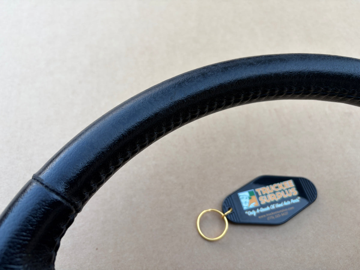 1988-1994 Chevrolet GMC Truck Suburban Blazer Steering Wheel LEATHER (ULTRA RARE) 17999237