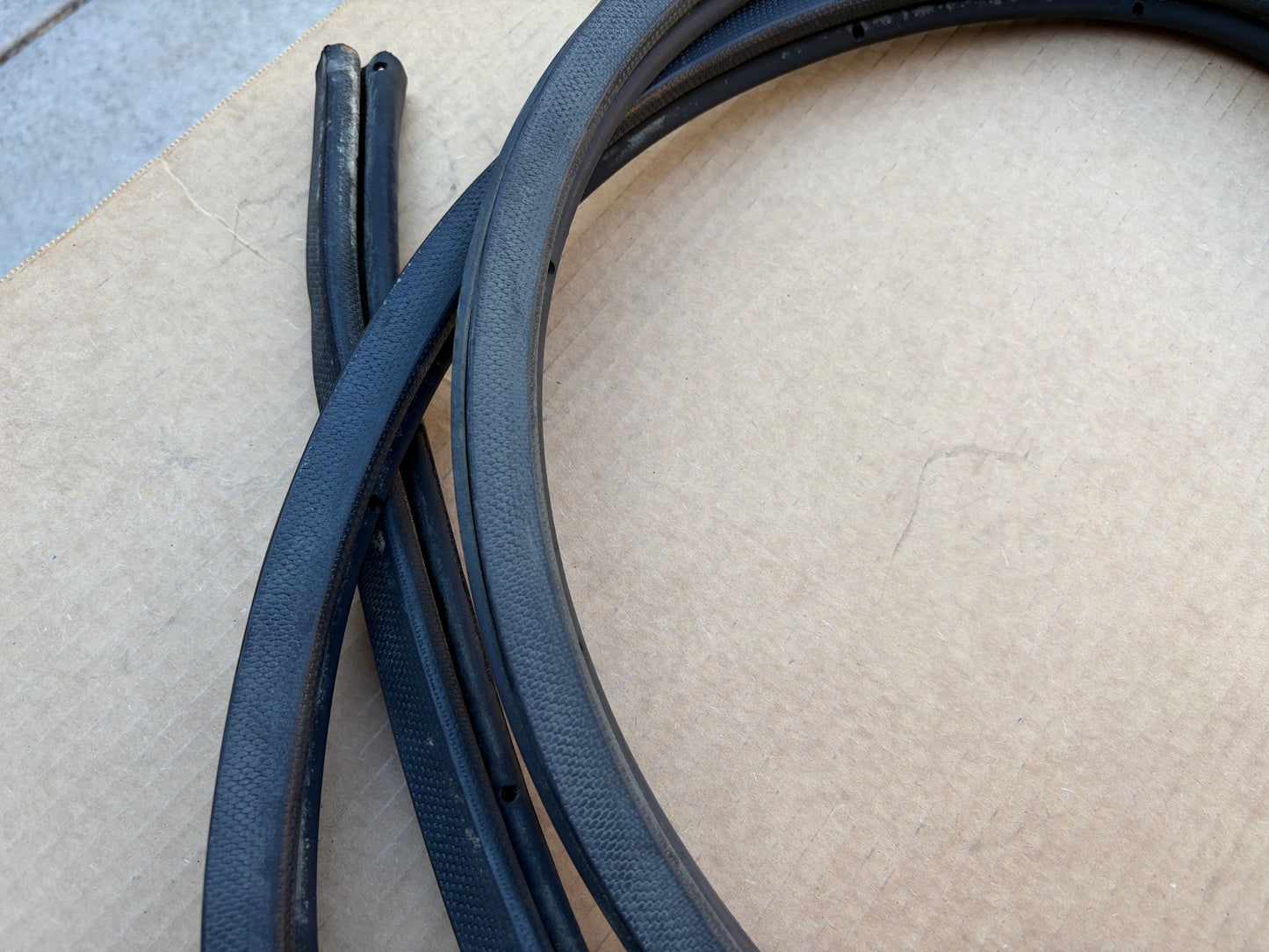 80-86 Ford F150 F250 Regular Cab OE Door Seals (EXCELLENT)