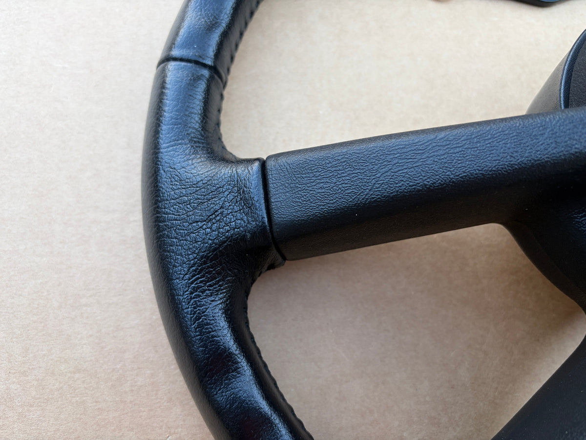 1988-1994 Chevrolet GMC Truck Suburban Blazer Steering Wheel LEATHER (ULTRA RARE) 17999237