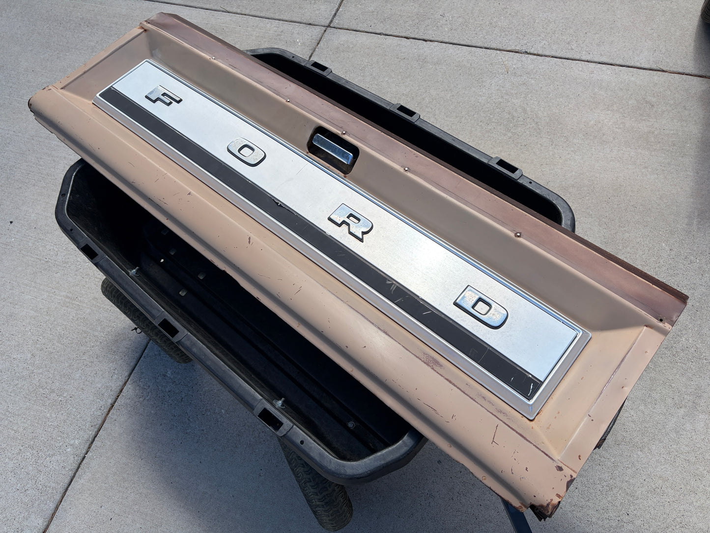 80-86 F-Series BULLNOSE Tailgate with Finish Panel
