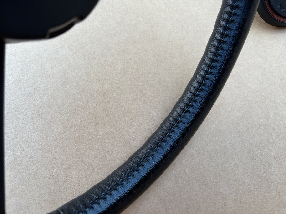 1988-1994 Chevrolet GMC Truck Suburban Blazer Steering Wheel LEATHER (ULTRA RARE) 17999237