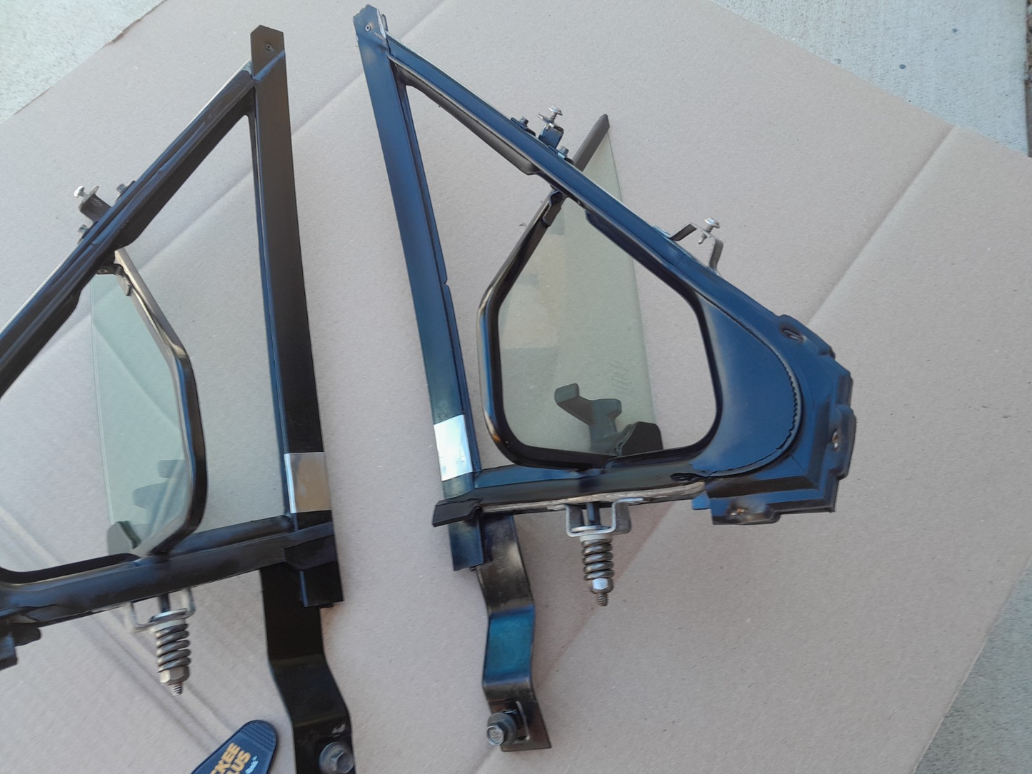 83-88 Ford Ranger Bronco II OE Vent Wing Window Glass (PAIR) Driver Passenger