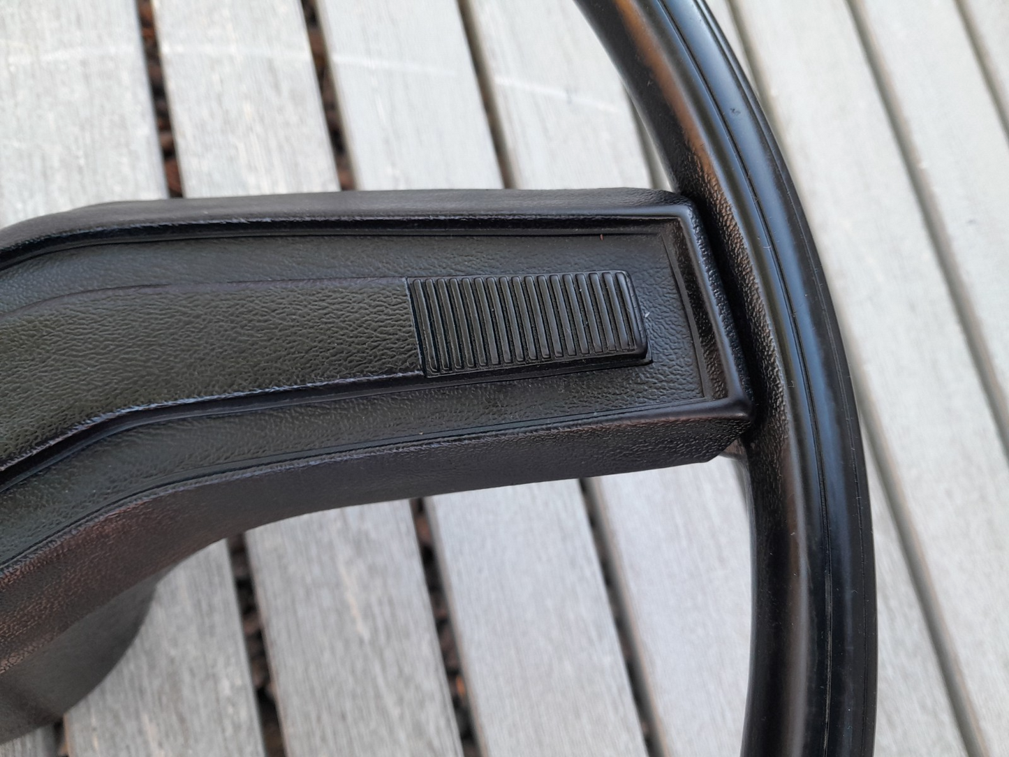 80-86 Ford F150 F250 F350 Bronco OE Steering Wheel (THIN RIM, BLUE MEDALLION)