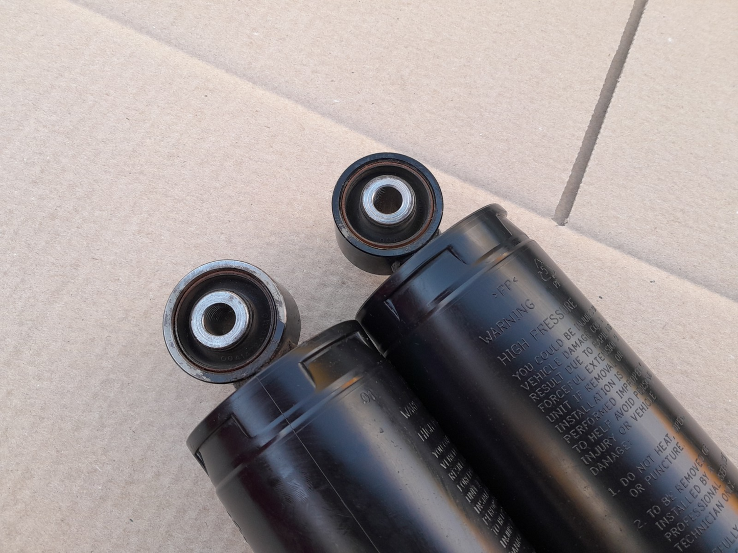 01-04 Town Country Caravan AWD SACHS Self-Leveling Rear Shocks SR2005 (PAIR)