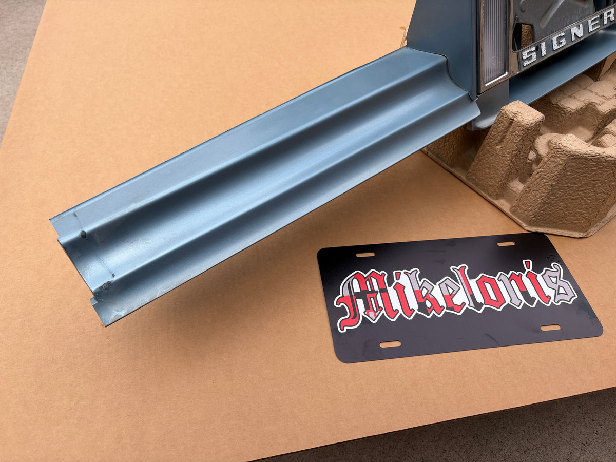 1980-1992 Cadillac Fleetwood Deville Brougham Trunk License Filler, Bracket, Reverse Light Assembly