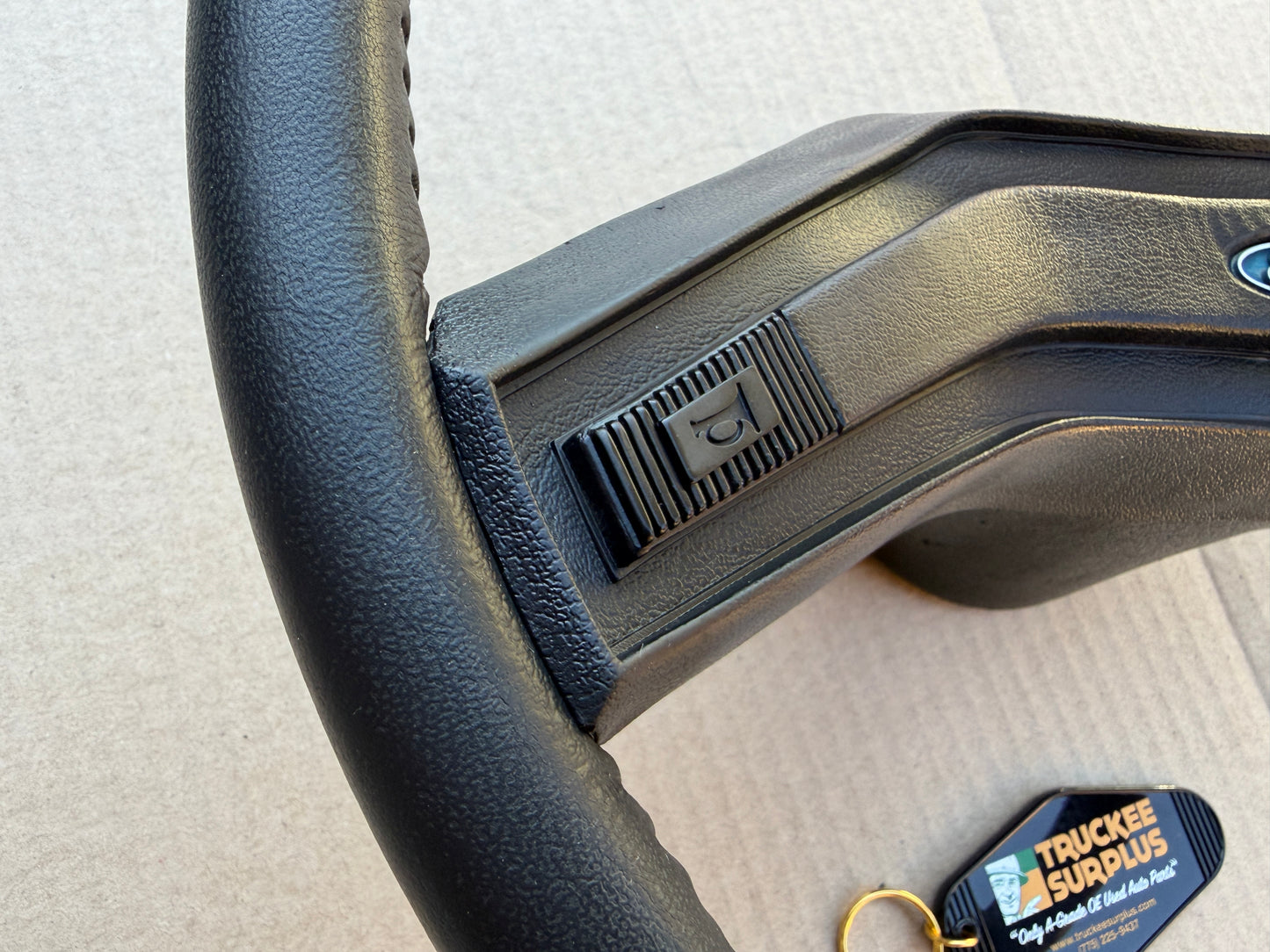 80-86 Ford F150 F250 F350 Bronco OE Steering Wheel (THICK RIM, BLUE MEDALLION)