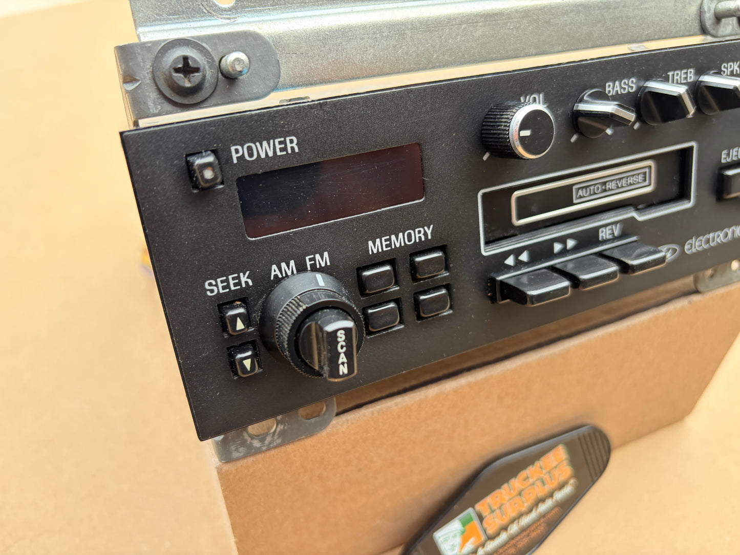 80-86 Ford F150 F250 F350 Bronco XLT OE Cassette Stereo Head Unit