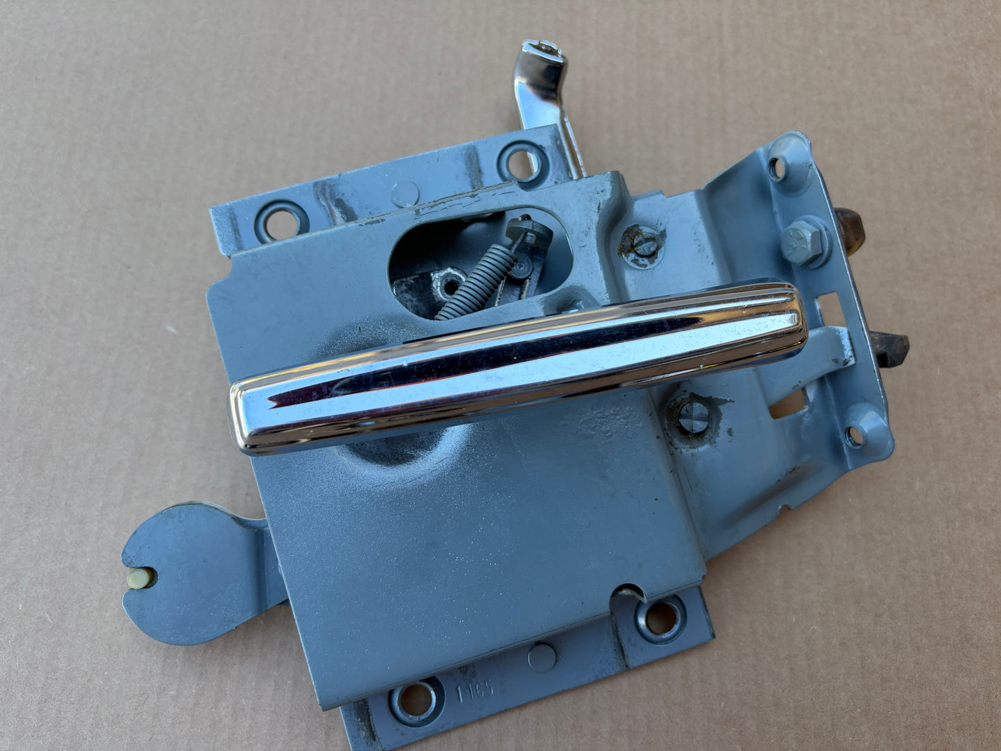 1981-1996 Chevrolet G10 G20 GMC G1500 G2500 OE Sliding Door Latch Pull