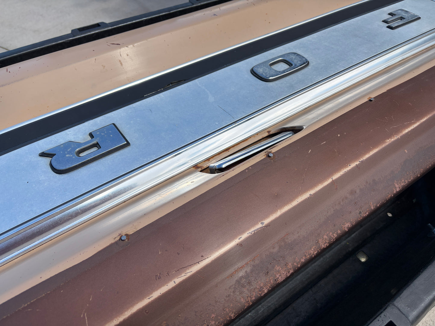 80-86 F-Series BULLNOSE Tailgate with Finish Panel