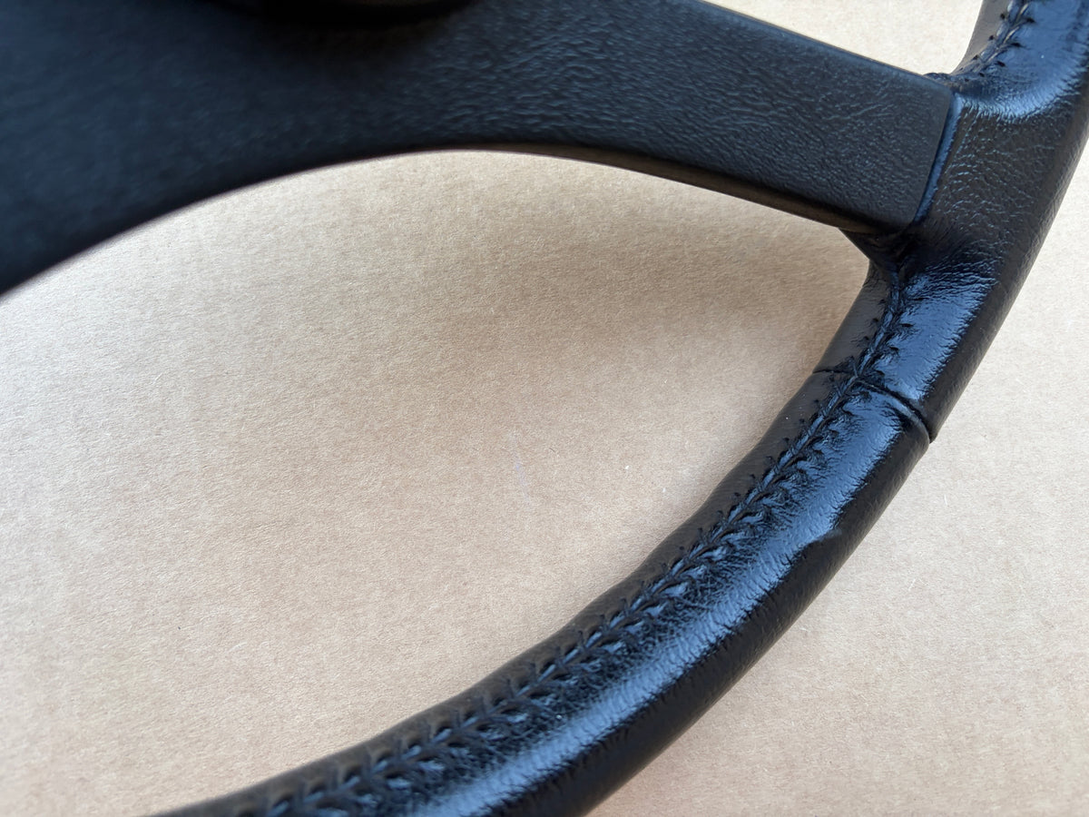 1988-1994 Chevrolet GMC Truck Suburban Blazer Steering Wheel LEATHER (ULTRA RARE) 17999237