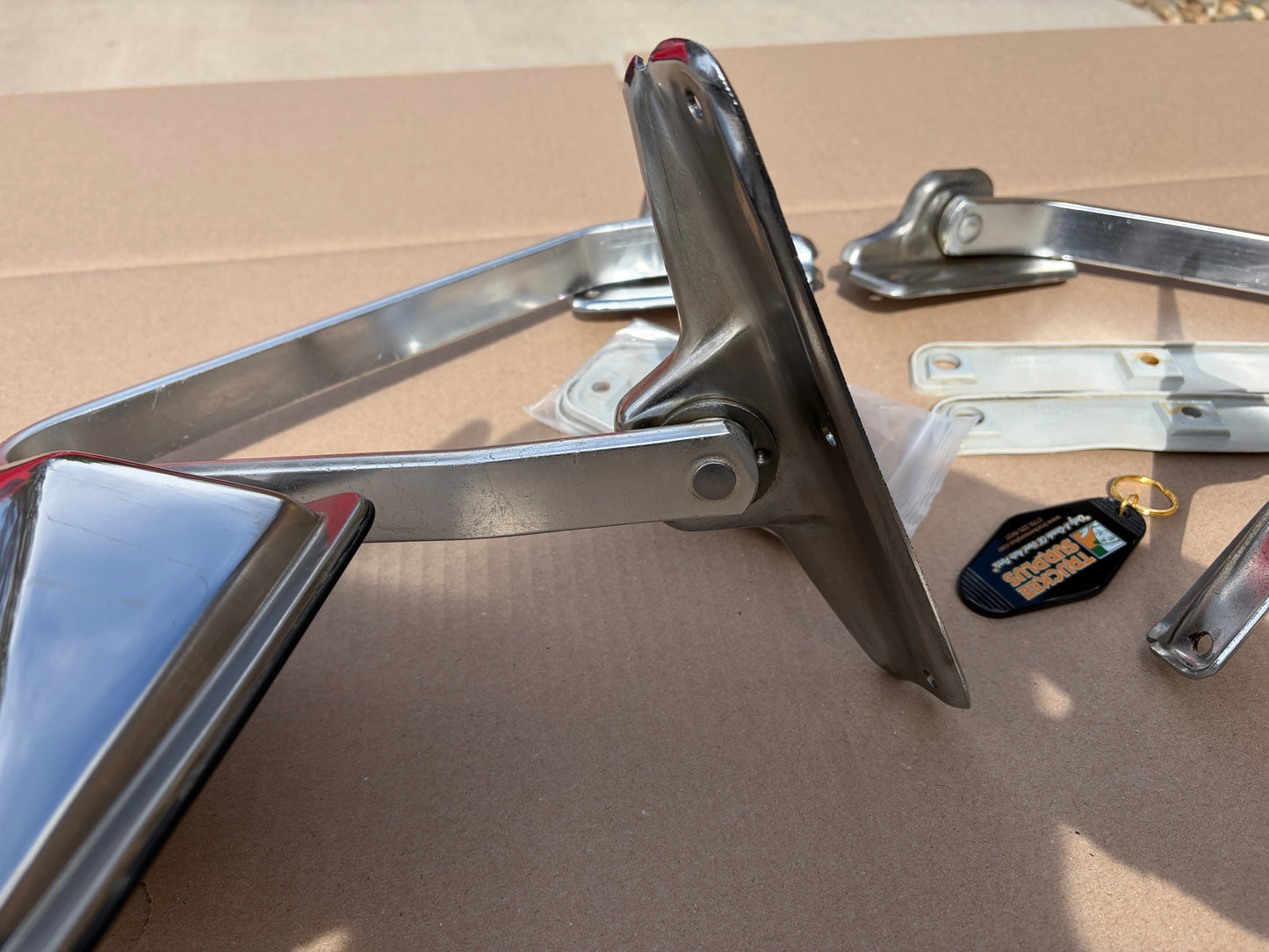 1980-1986 Ford F-SERIES BULLNOSE 6-HOLE SWING LOCK OE Side View Mirrors