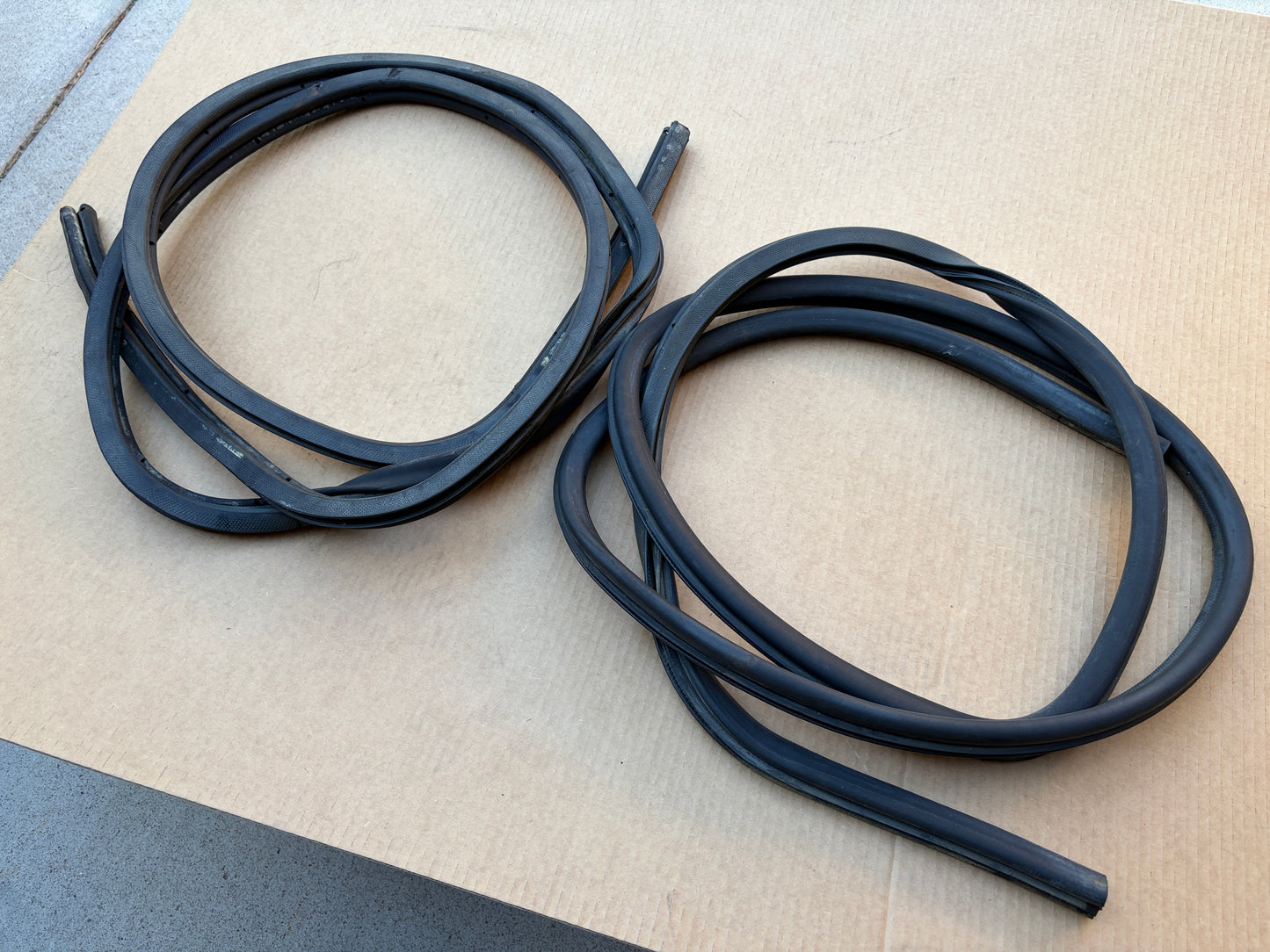 80-86 Ford F150 F250 Regular Cab OE Door Seals (EXCELLENT)