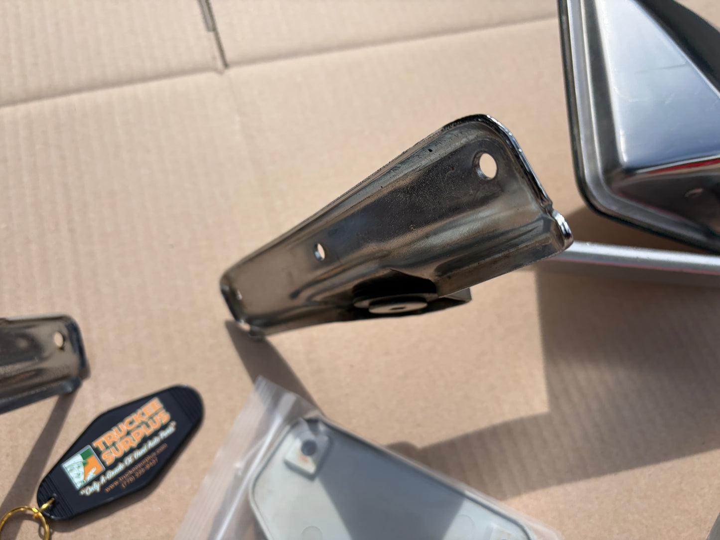 1980-1986 Ford F-SERIES BULLNOSE 6-HOLE SWING LOCK OE Side View Mirrors