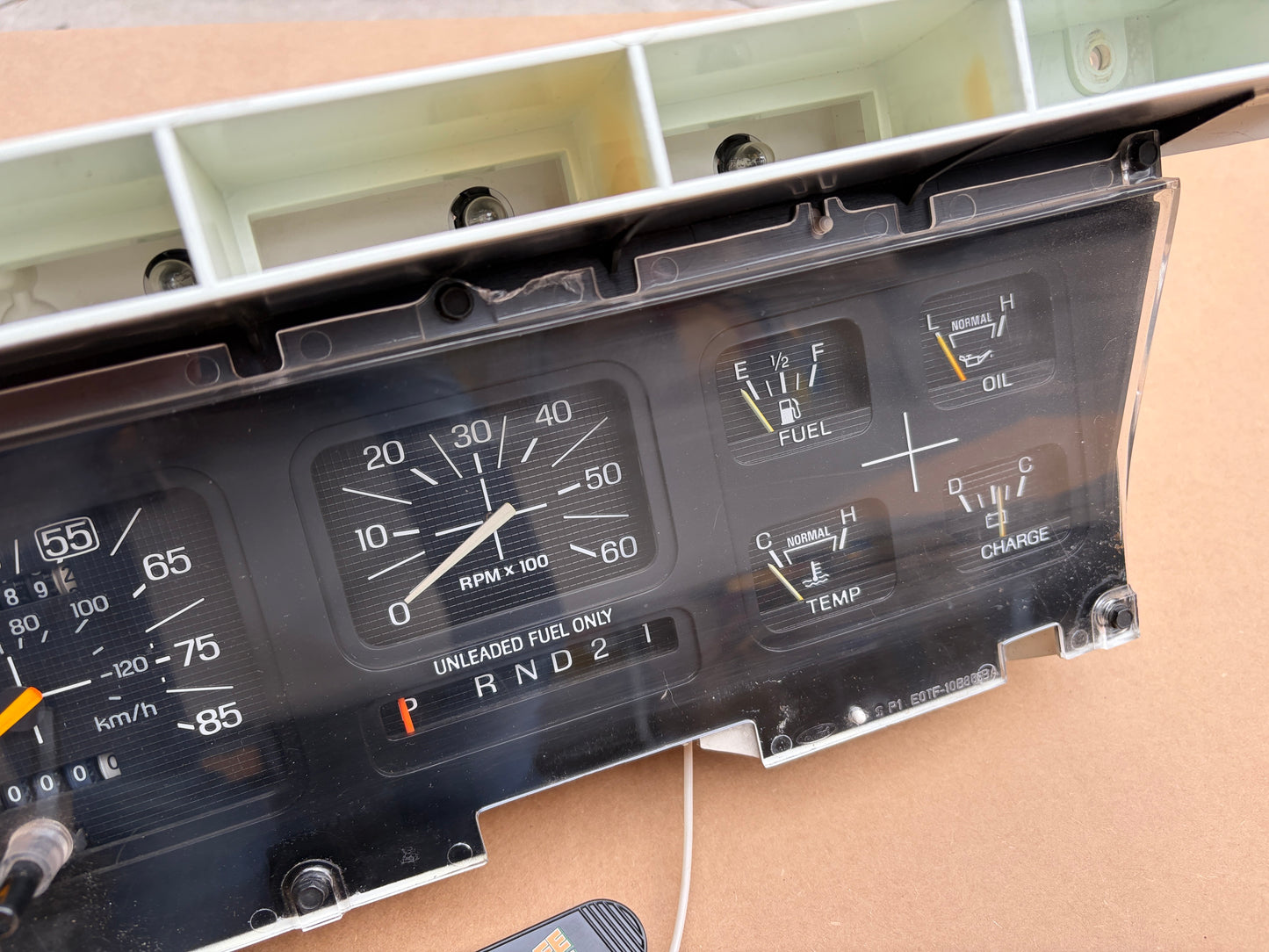 80-86 Ford F150 F250 F350 Bronco Instrument Cluster (93K)