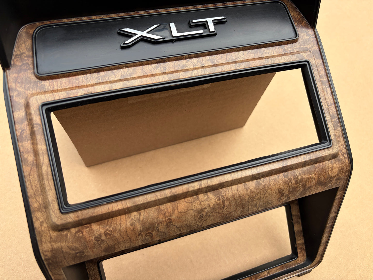 80-86 Ford F150 F250 F350 Bronco XLT Climate Radio Clock Center Bezel
