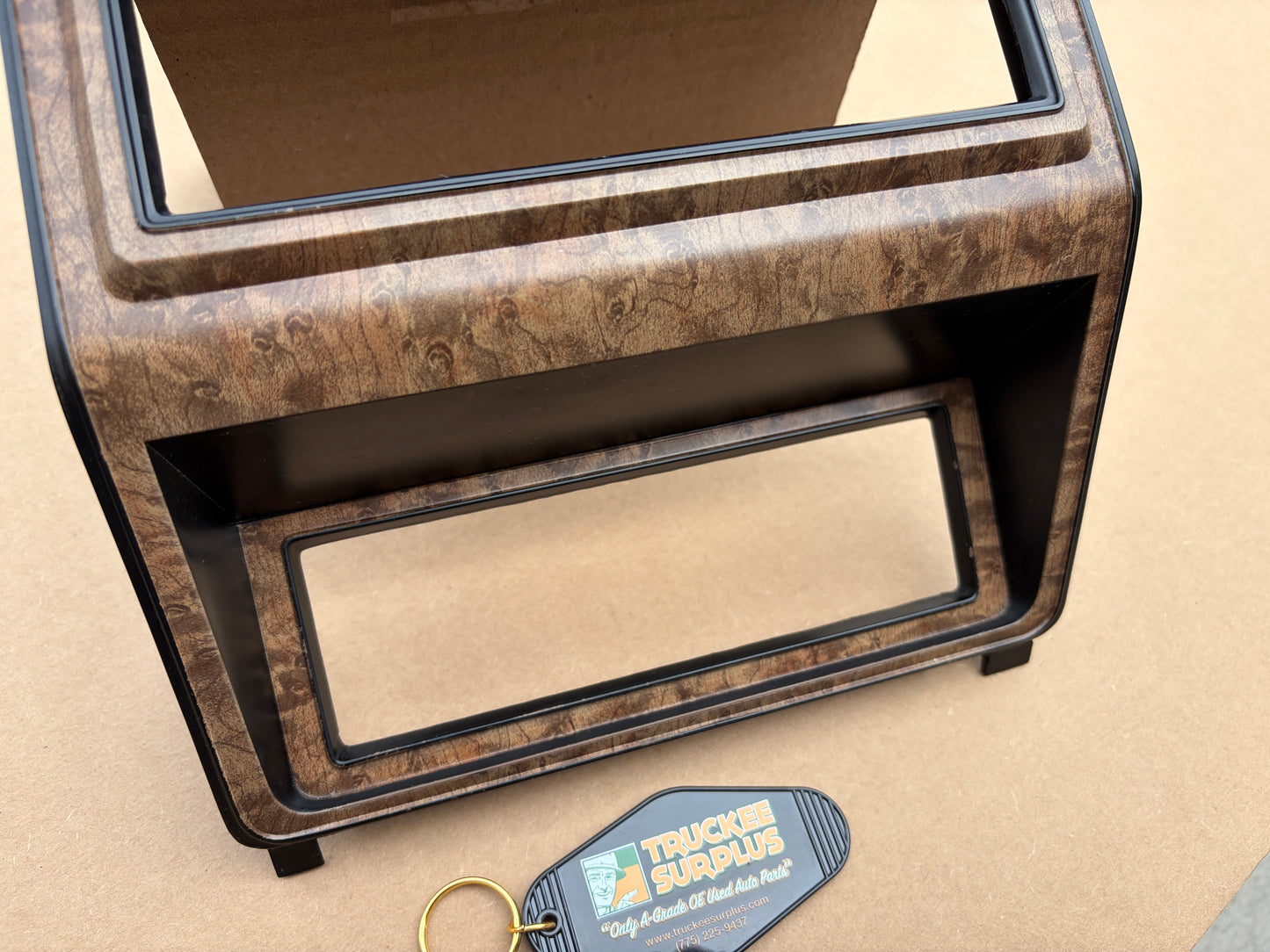 80-86 Ford F150 F250 F350 Bronco XLT Climate Radio Clock Center Bezel