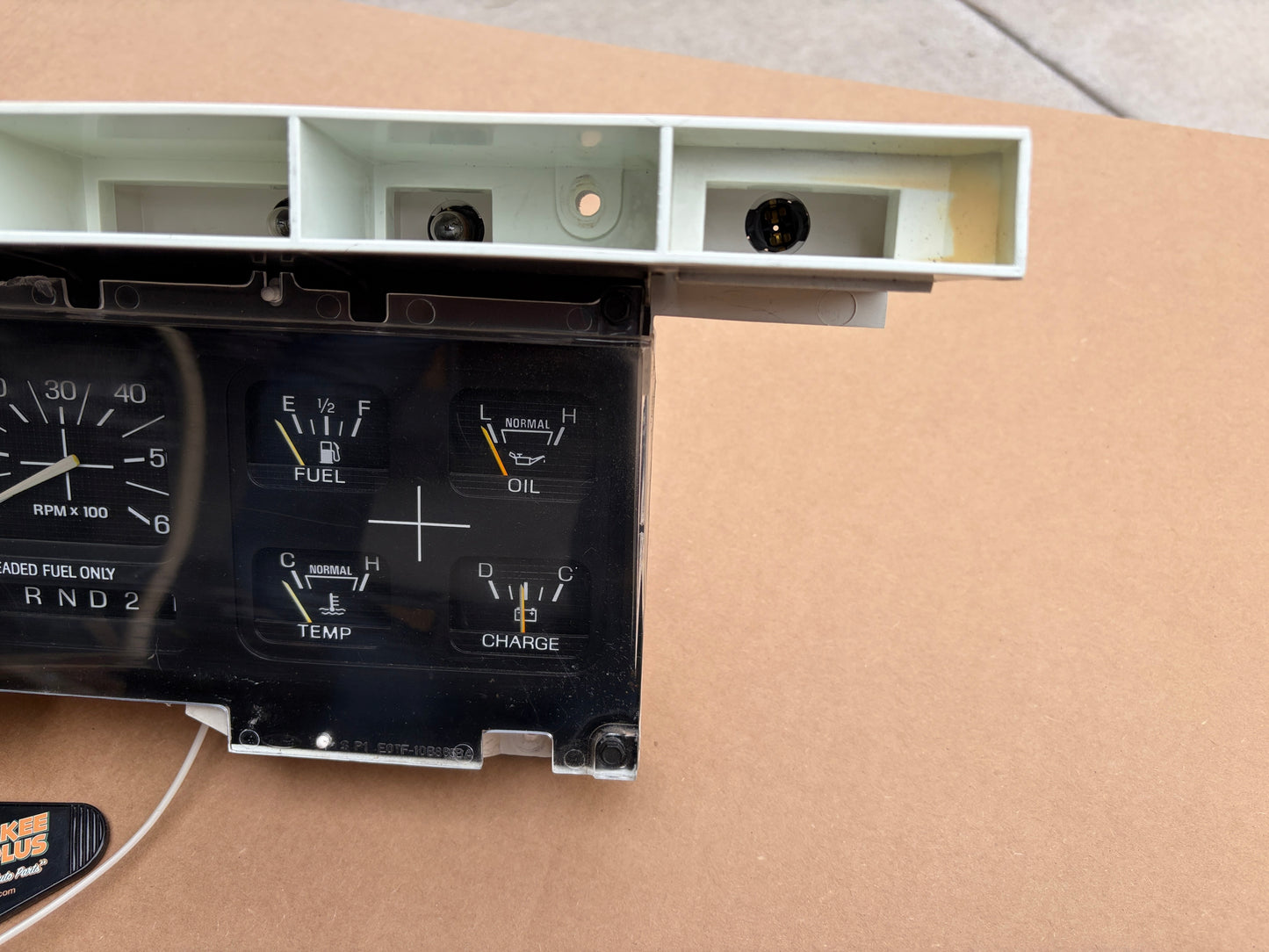 80-86 Ford F150 F250 F350 Bronco Instrument Cluster (93K)