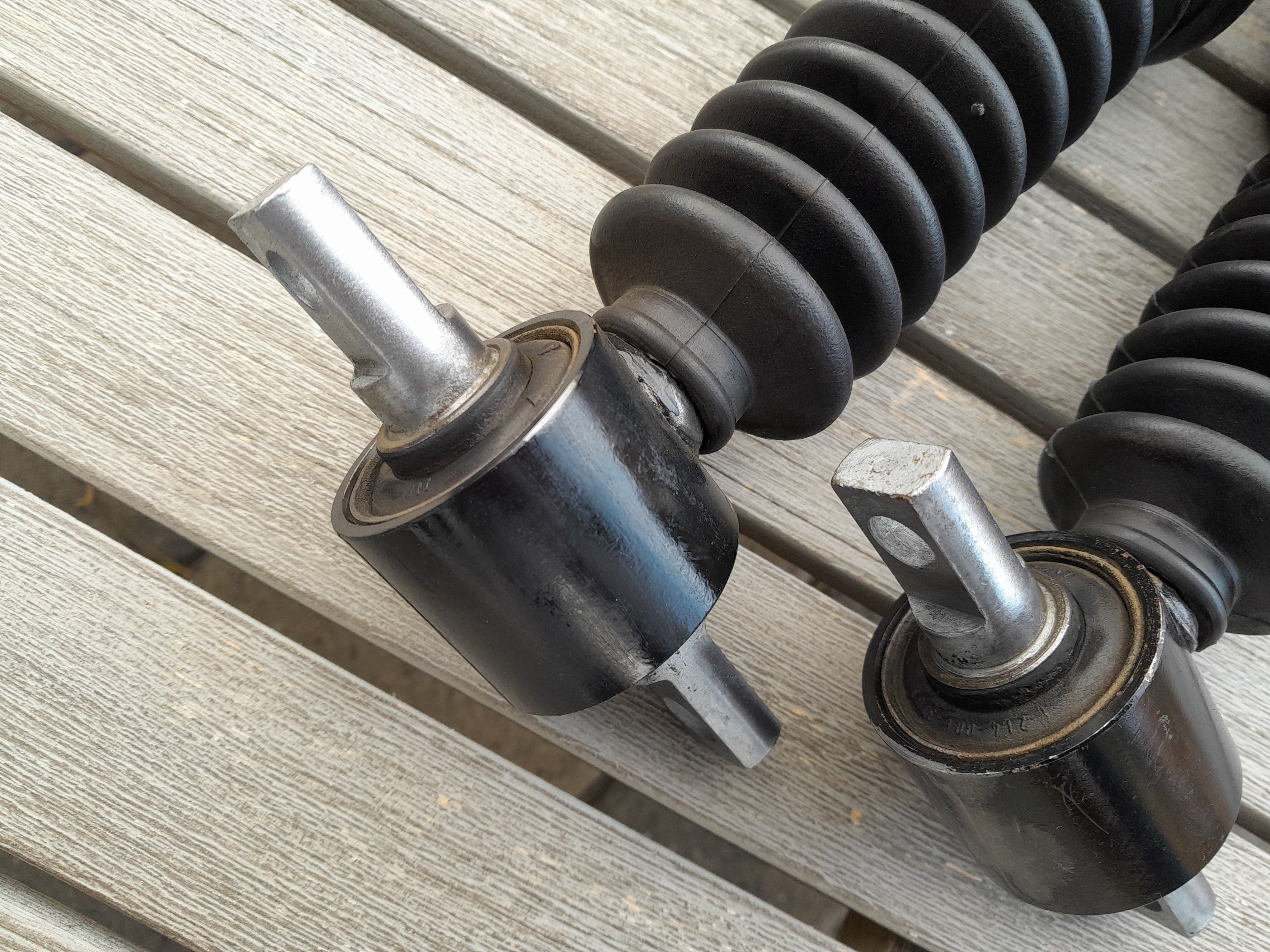 1998-2000 Volvo V70 XC70 Rear Shock Absorbers PAIR Sachs Nivomat