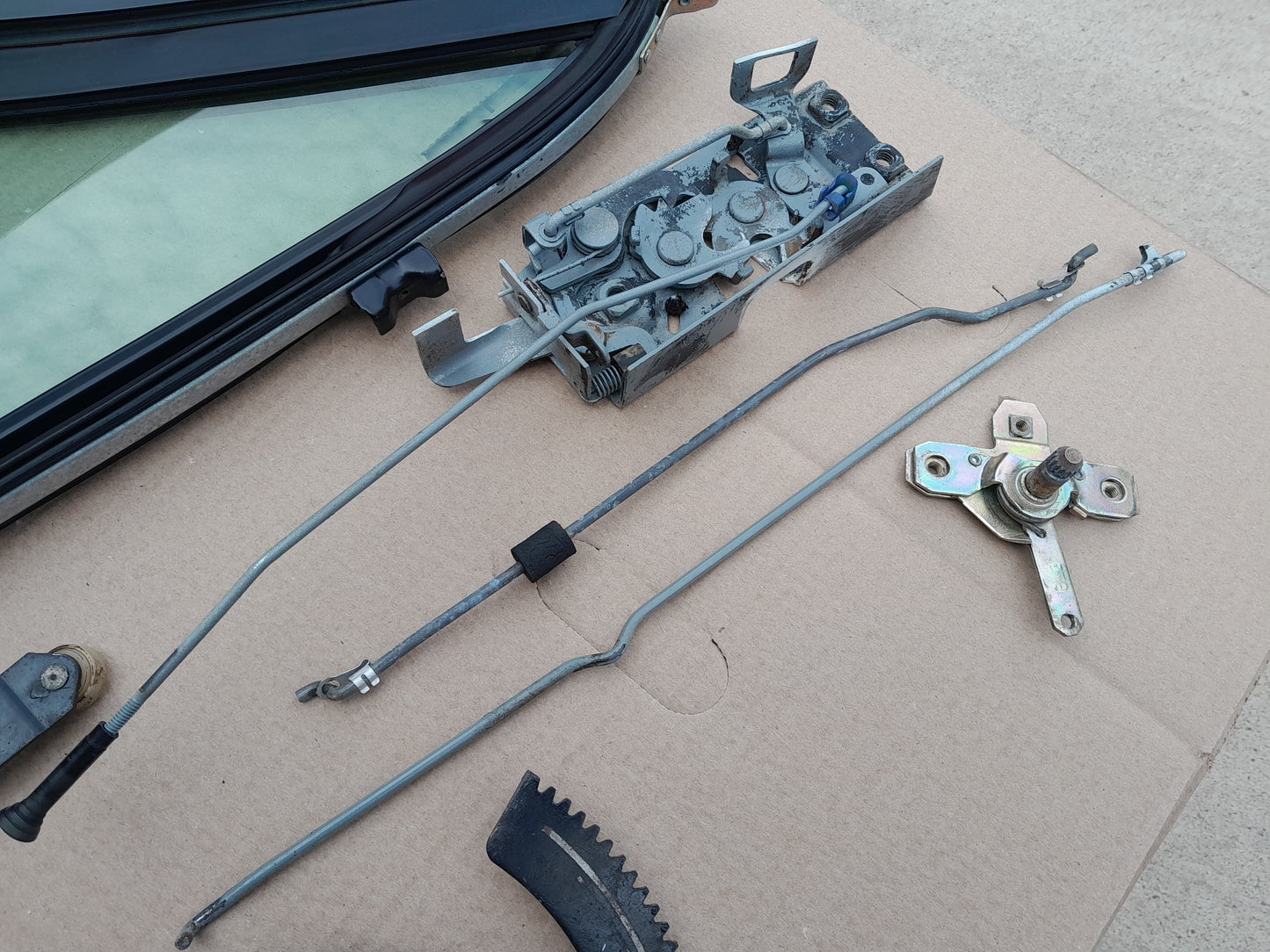 1981-1995 Chevrolet G-SERIES Van Glass Assemblies, Regulator, and Latch Bundle