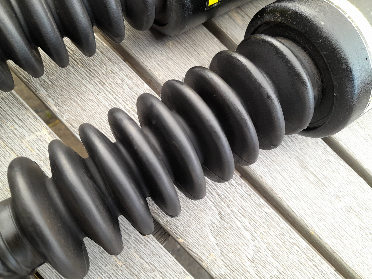 1998-2000 Volvo V70 XC70 Rear Shock Absorbers PAIR Sachs Nivomat 8626026